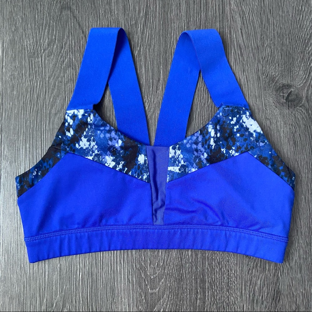 Alo Yoga 🧘🏽‍♀️ Sports Bra in Blue